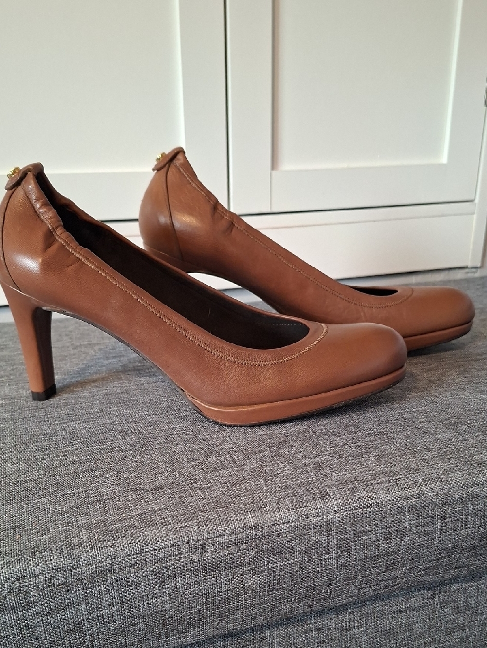 Stuart Weitzman Brown Leather‎ Mid Heel Pumps